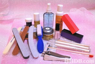 专业美甲服务与培训 水晶甲、树脂甲与配件的完美结合